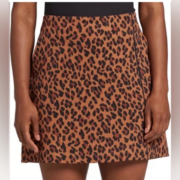 lady Hagen ⛳️ woman’s golf skort - Picture 1 of 8